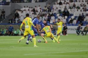 “الحزم يقتنص فوزًا مثيرًا على الرياض ويواصل تقدمه في دوري روشن السعودي”
