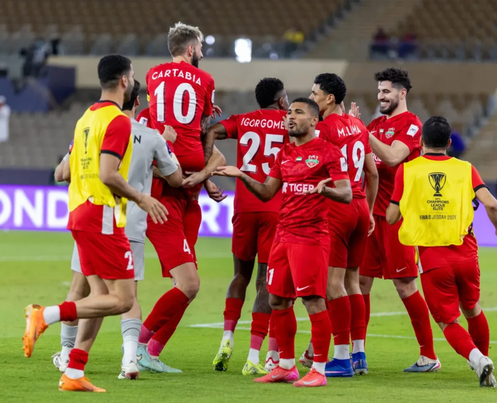 شباب الأهلي ضد ماتشيدا زيليفا.