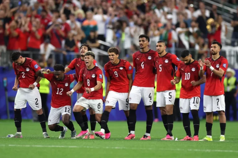 01 مصر تكتب التاريخ وتتأهل لثمن النهائي