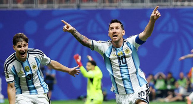 ليونيل ميسي بقميص الأرجنتين قبل مباراة وداعه أمام بنين في أكتوبر 2026