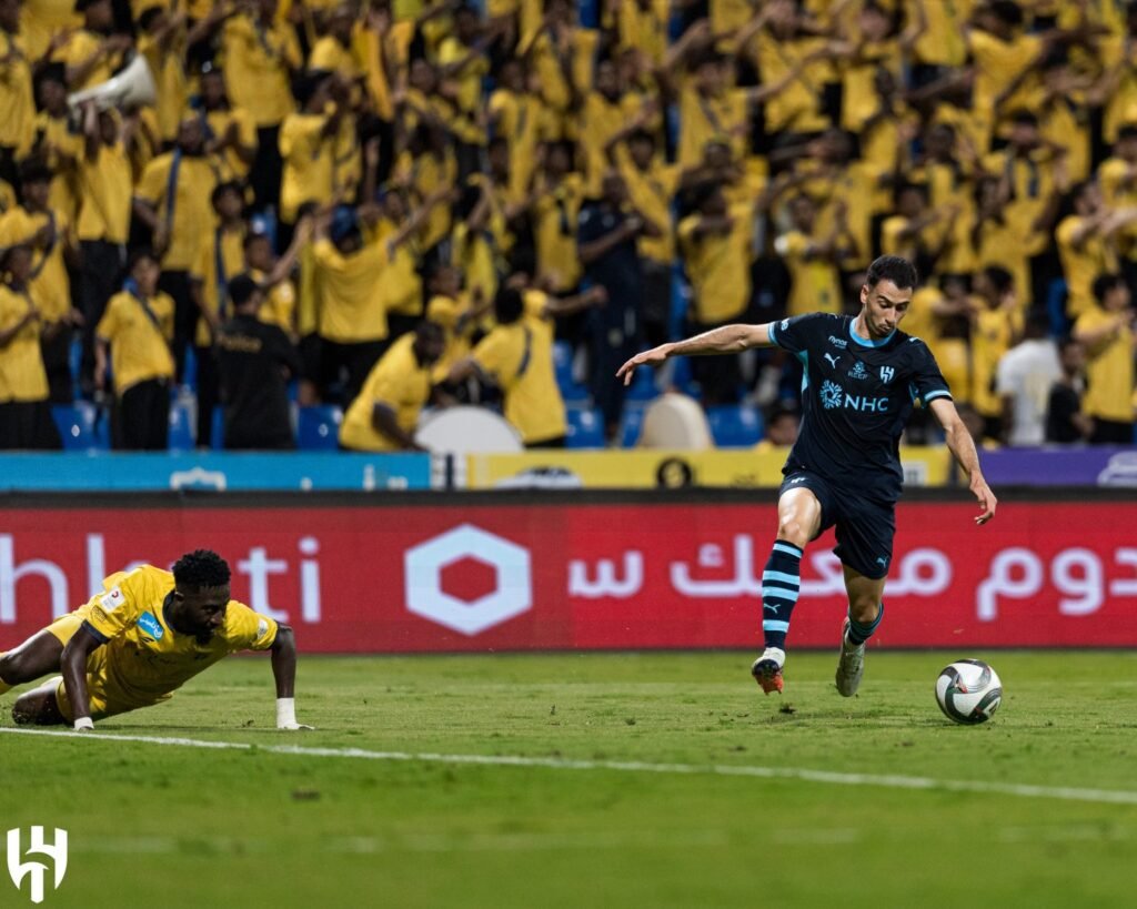 الهلال يواصل الهجوم في الشوط الثاني