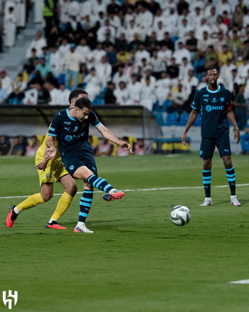  بداية هجومية تمنح الهلال الأفضلية